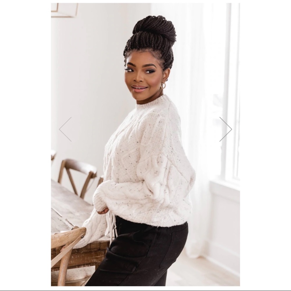 Off White / Cream Cable Knit Sweater ~ wanna & cozy!